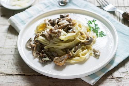 tagliatelle met kastanjechampignons en truffelolie